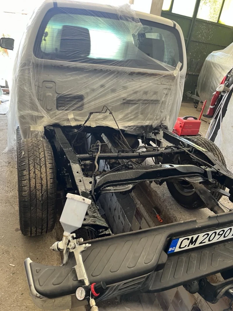 Nissan Navara 2.5 dci, снимка 3 - Автомобили и джипове - 48176840