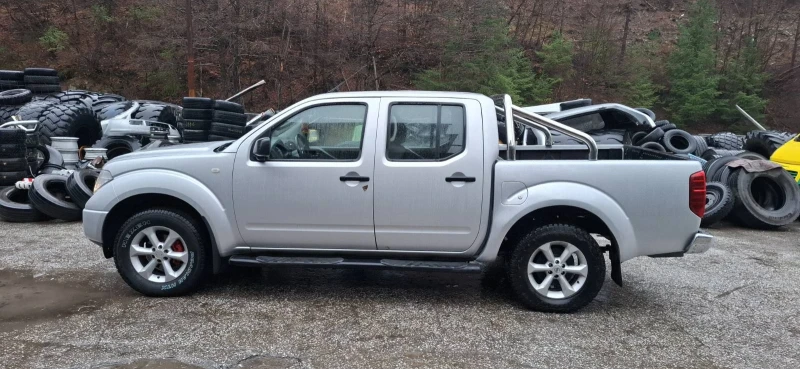 Nissan Navara 2.5 dci, снимка 7 - Автомобили и джипове - 48176840