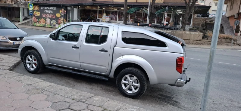 Nissan Navara 2.5 dci, снимка 9 - Автомобили и джипове - 48176840