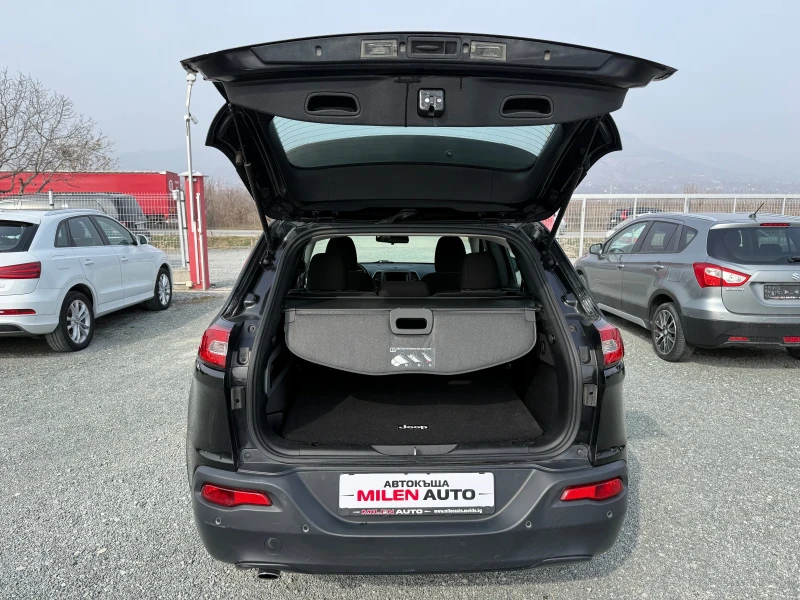 Jeep Cherokee (KATO НОВА), снимка 13 - Автомобили и джипове - 48310615