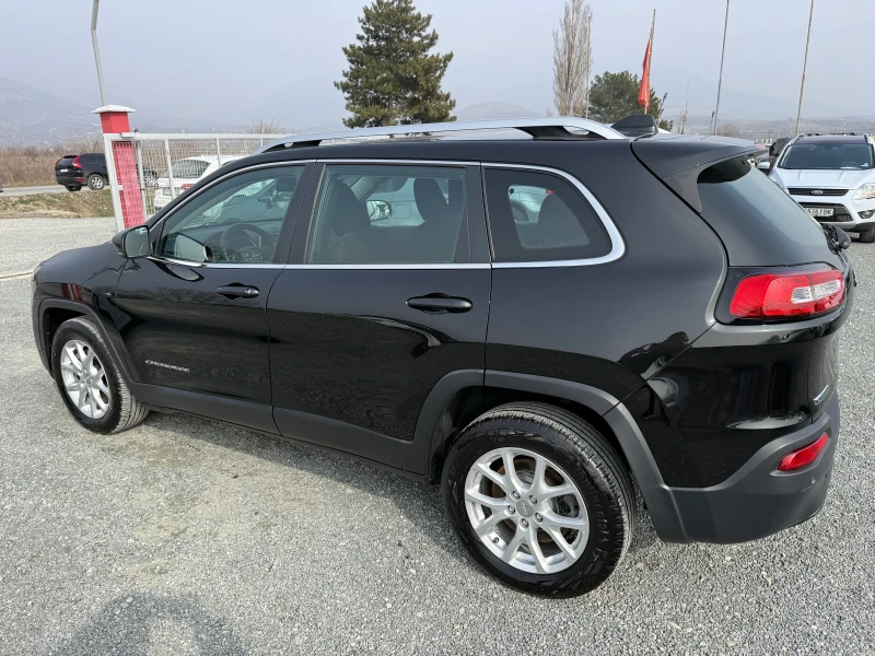 Jeep Cherokee (KATO НОВА), снимка 9 - Автомобили и джипове - 48310615