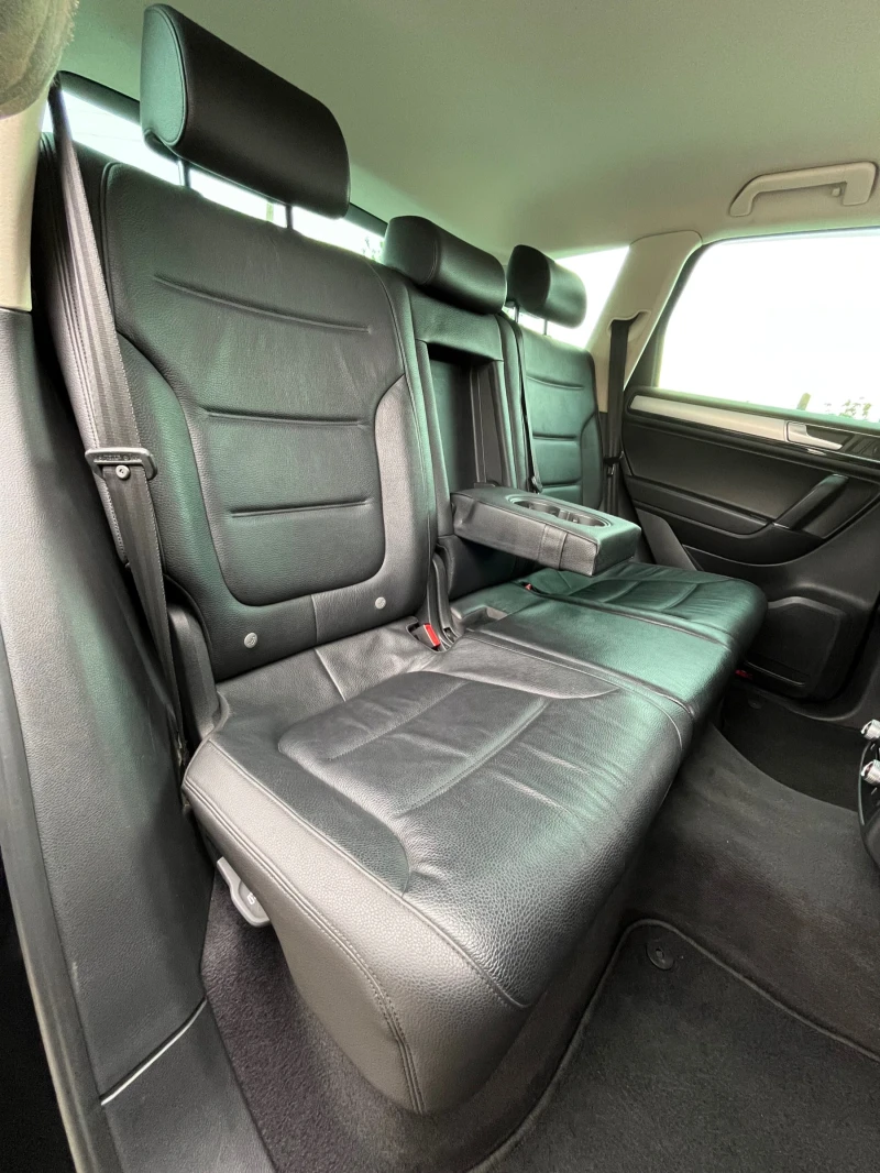VW Touareg 3.0TDI* 262HP* ОТЛИЧНО СЪСТОЯНИЕ* СОБСТВЕН ЛИЗИНГ, снимка 8 - Автомобили и джипове - 50381600