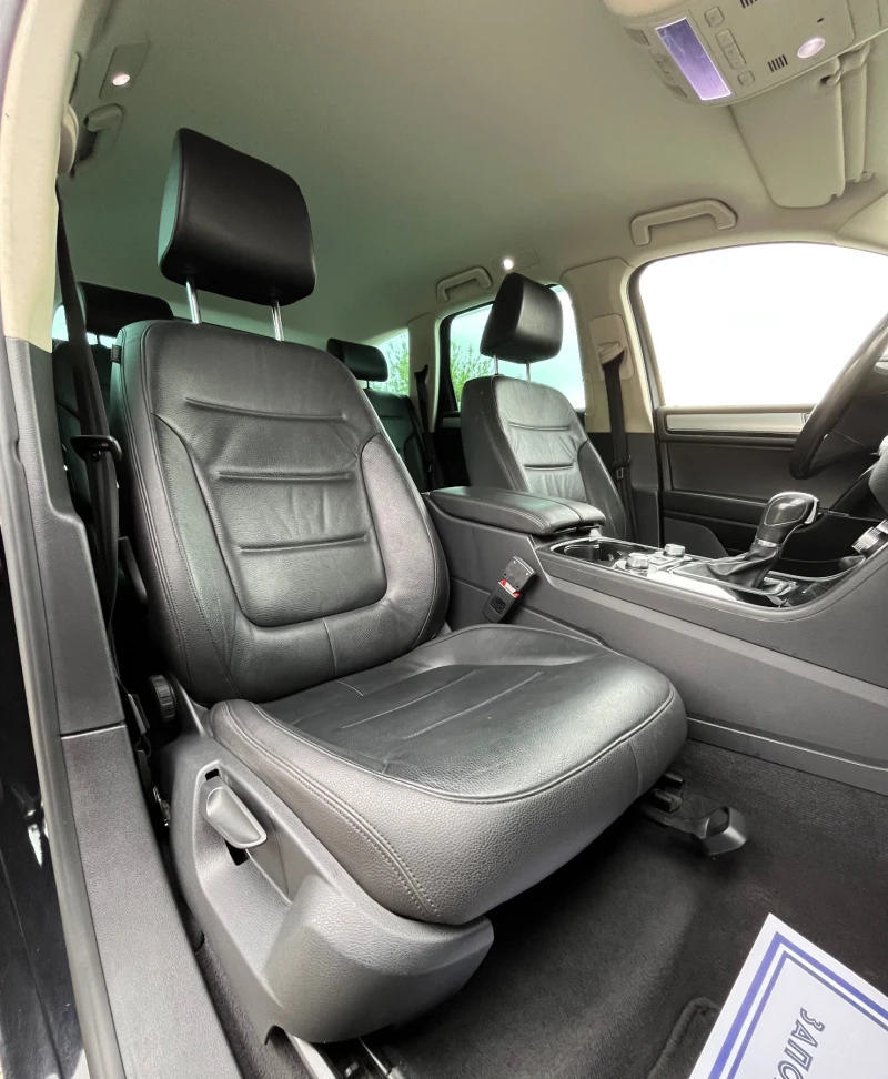 VW Touareg 3.0TDI* 262HP* ОТЛИЧНО СЪСТОЯНИЕ* СОБСТВЕН ЛИЗИНГ, снимка 7 - Автомобили и джипове - 50381600