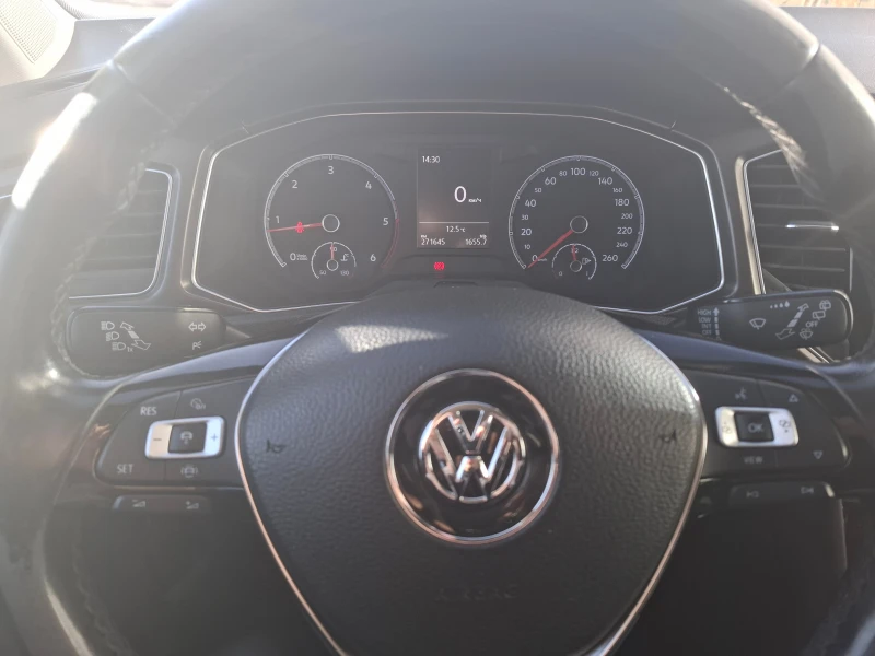 VW T-Roc 1.6 TDI, снимка 10 - Автомобили и джипове - 52739673