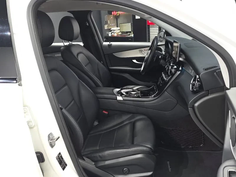 Mercedes-Benz GLC 300 4Matic, снимка 11 - Автомобили и джипове - 56020024