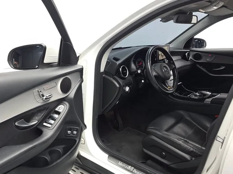 Mercedes-Benz GLC 300 4Matic, снимка 10 - Автомобили и джипове - 56020024