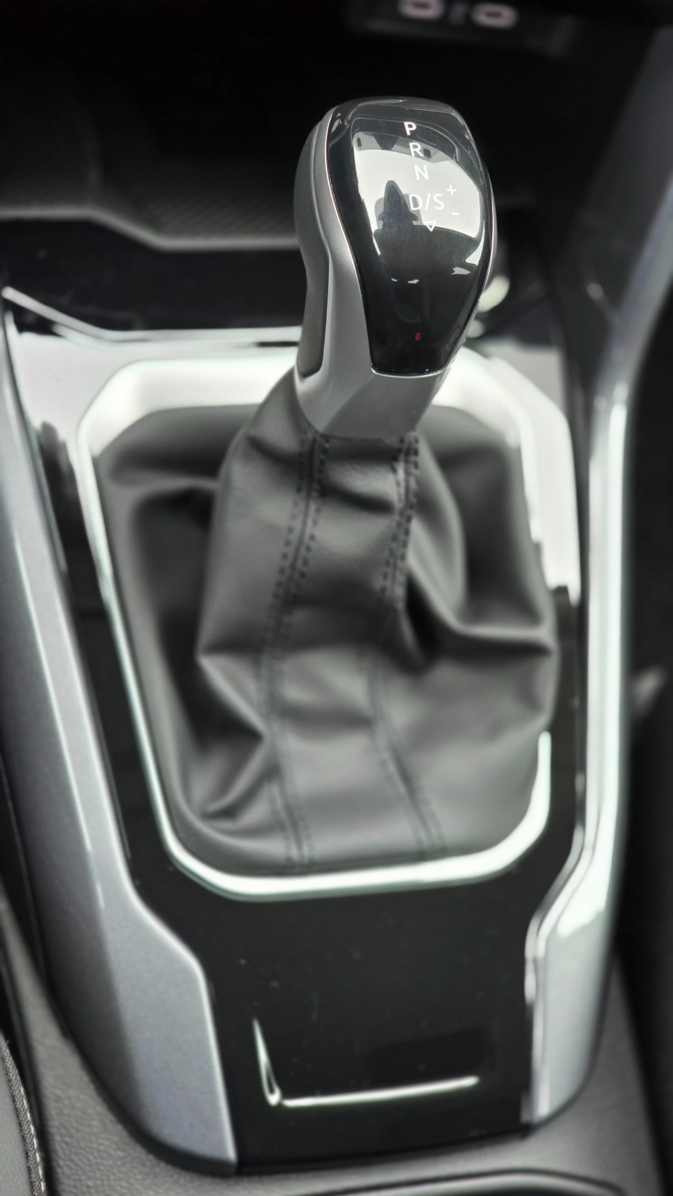 VW T-Roc 1.5 * *  | Mobile.bg   13