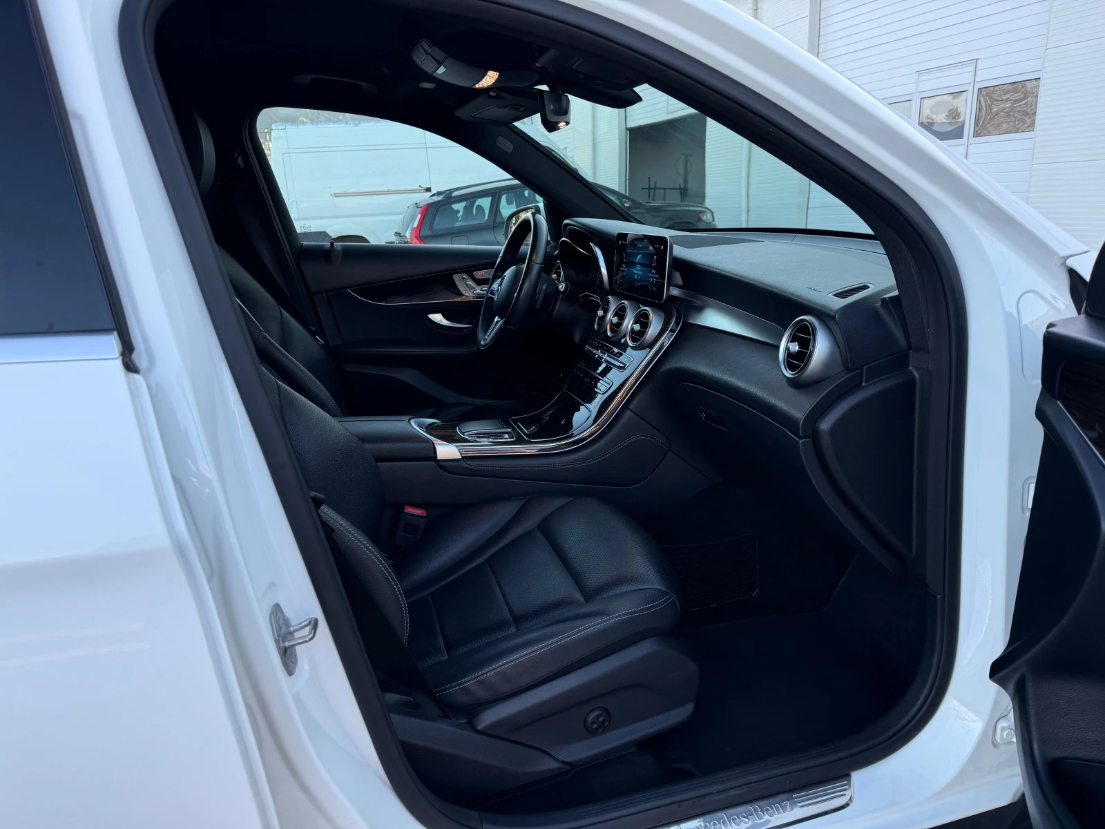 Mercedes-Benz GLC 300 Face* 4 Matic* LED, снимка 12 - Автомобили и джипове - 52666609