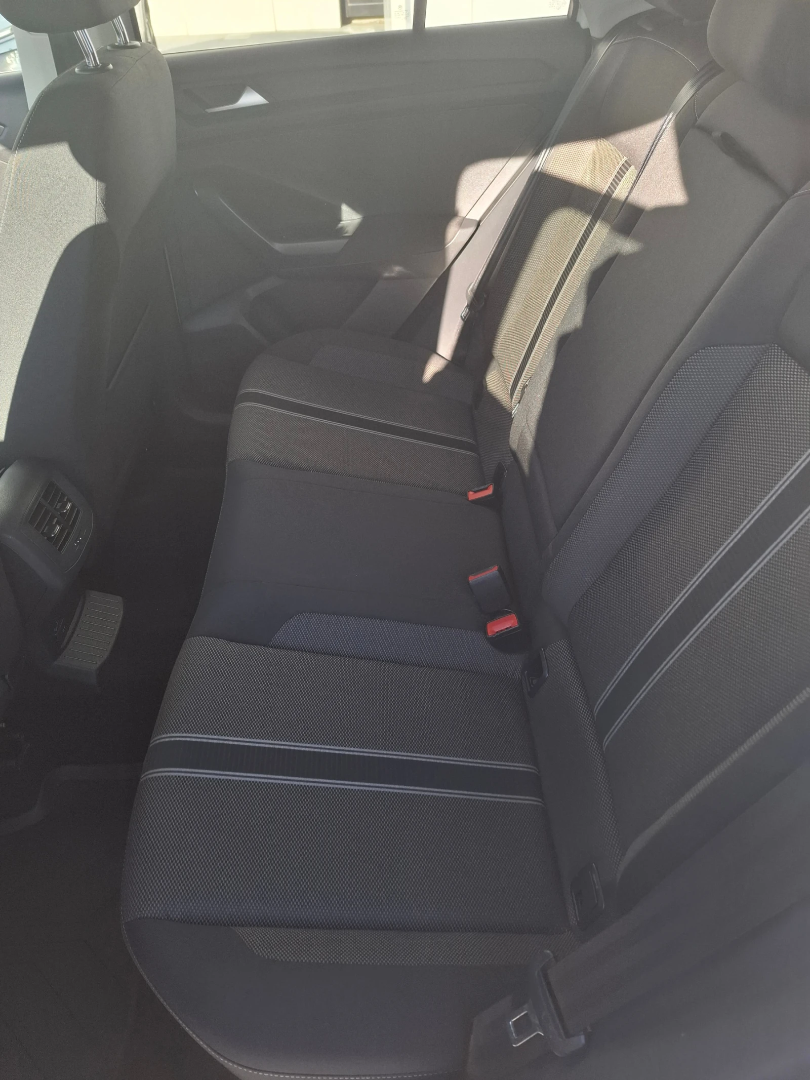 VW T-Roc 1.6 TDI | Mobile.bg   11