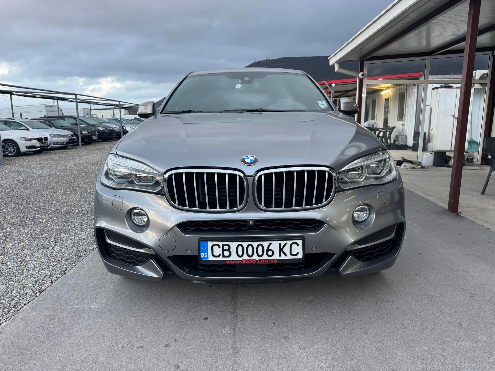 BMW X6 M50D - изображение 2