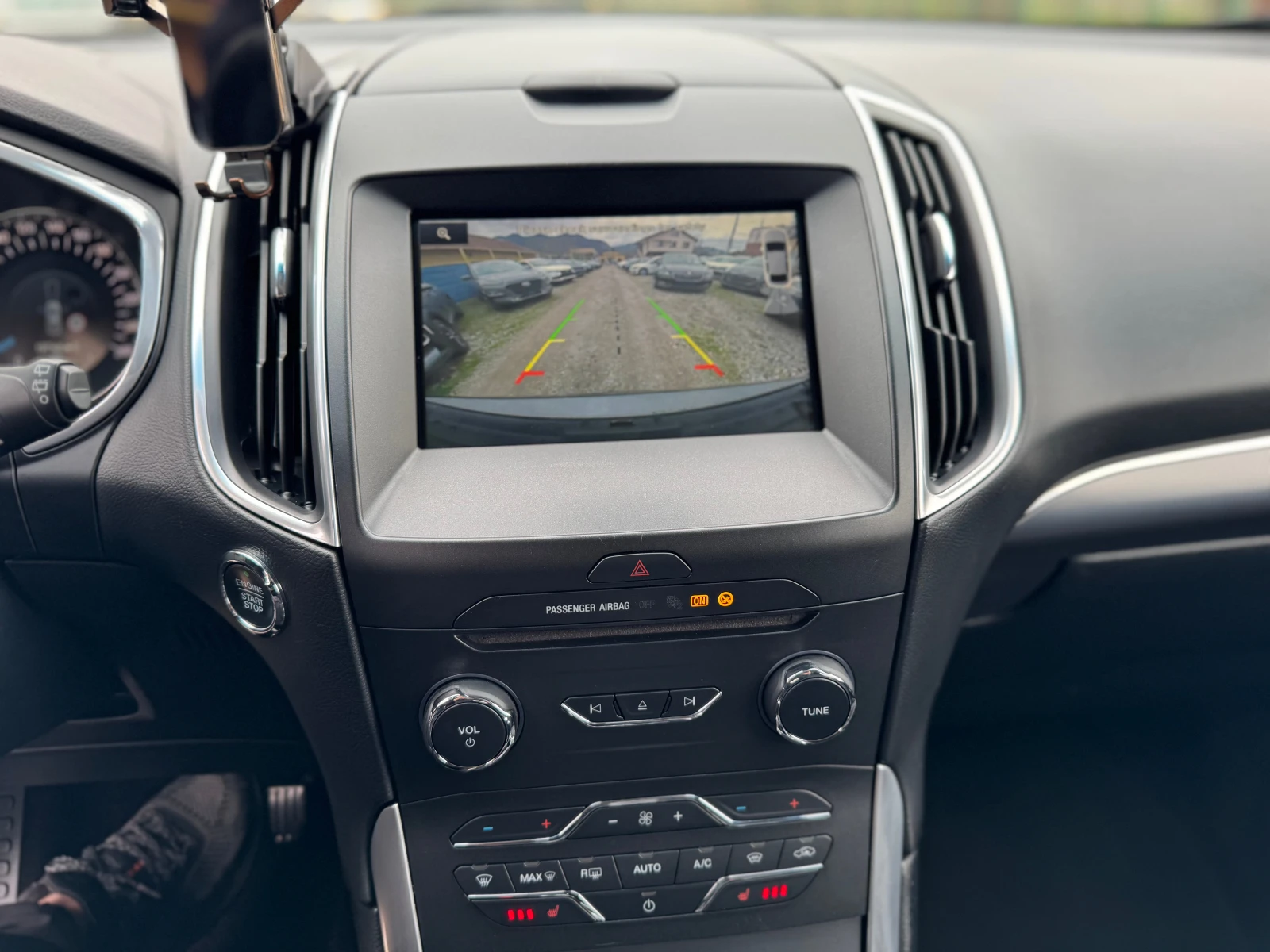 Ford Edge 2.0TDCI * TITANIUM* NAVI* DISTRONIC, снимка 13 - Автомобили и джипове - 54031030