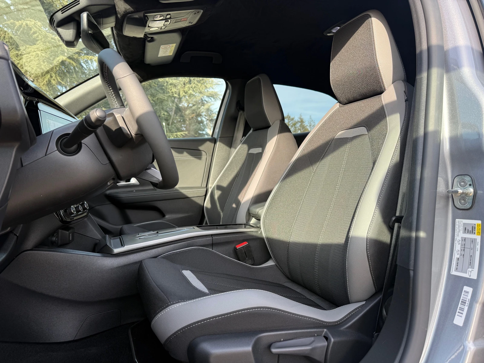 Opel Mokka 4000km///New Model 2025///Във Гаранция///, снимка 9 - Автомобили и джипове - 54230011