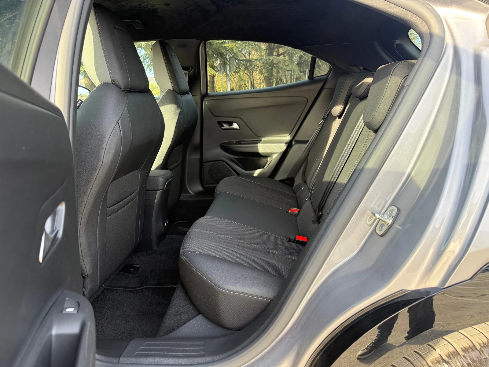 Opel Mokka 4000km///New Model 2025///Във Гаранция///, снимка 12 - Автомобили и джипове - 54230011