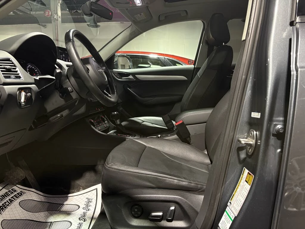 Audi Q3 2.0 TFSI quattro* АвтоКредит* (Цена до БГ) , снимка 9 - Автомобили и джипове - 54372287
