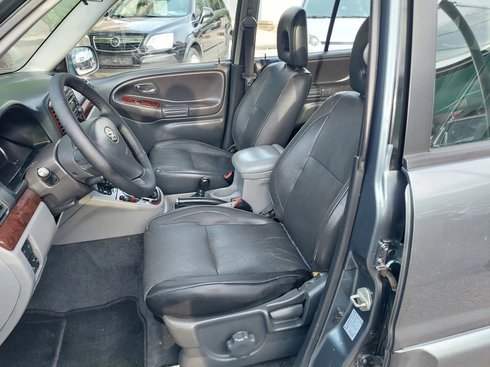 Suzuki Grand vitara 2.0i--128kc-ТОП СЪСТОЯНИЕ, снимка 10 - Автомобили и джипове - 54610272