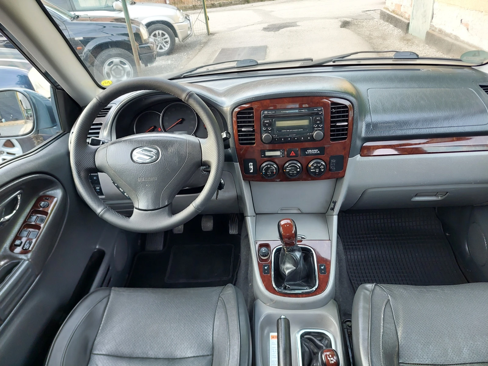Suzuki Grand vitara 2.0i--128kc-ТОП СЪСТОЯНИЕ, снимка 11 - Автомобили и джипове - 54610272