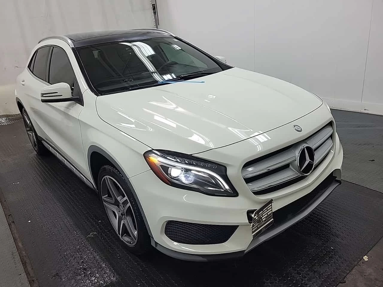 Mercedes-Benz GLA 250 * CARFAX * ПОДГРЕВИ * КАМЕРА * NAVI