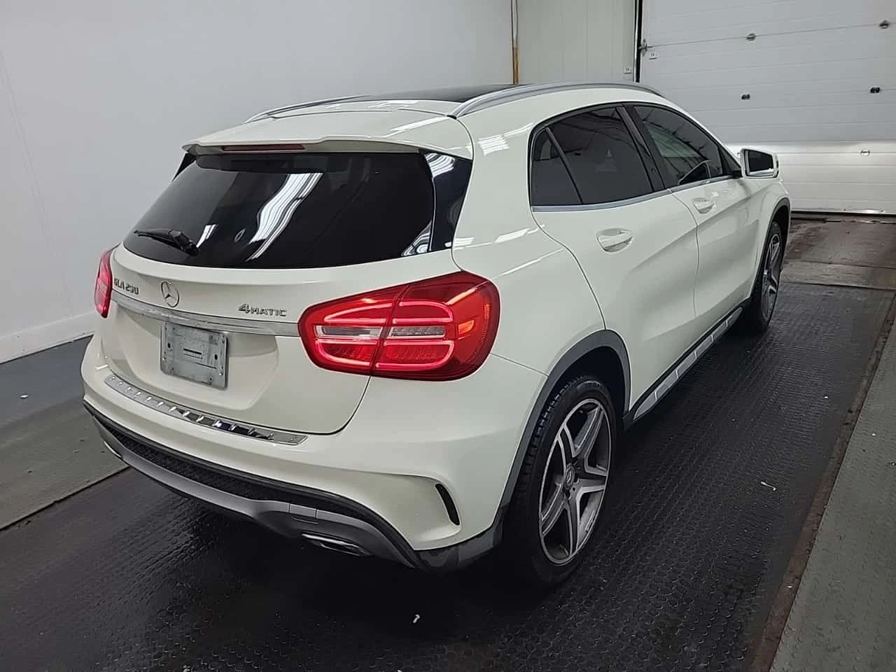 Mercedes-Benz GLA 250 * CARFAX * ПОДГРЕВИ * КАМЕРА * NAVI, снимка 3 - Автомобили и джипове - 54716511