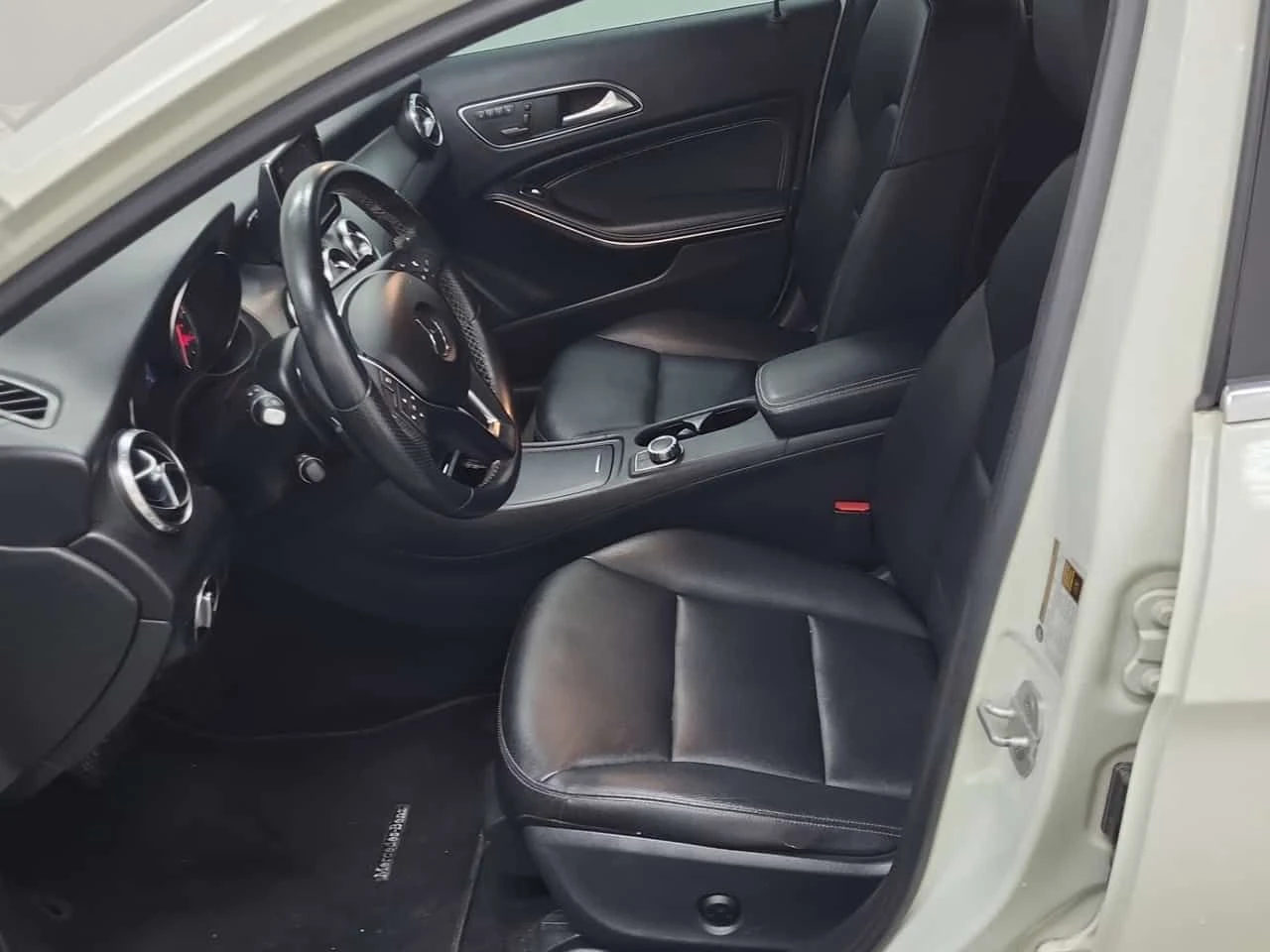 Mercedes-Benz GLA 250 * CARFAX * ПОДГРЕВИ * КАМЕРА * NAVI, снимка 5 - Автомобили и джипове - 54716511