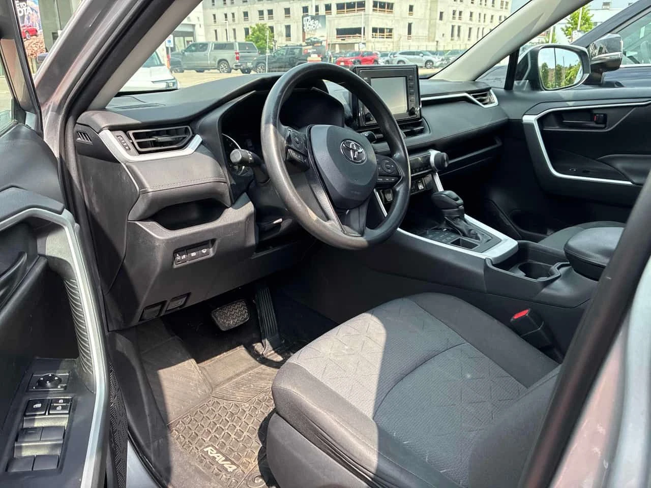 Toyota Rav4 * LE * DISTRONIC* ПОДГРЕВИ* , снимка 5 - Автомобили и джипове - 54839472
