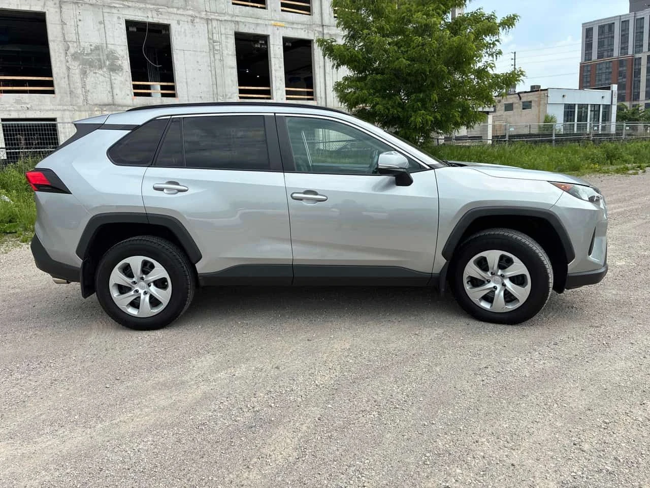 Toyota Rav4 * LE * DISTRONIC* ПОДГРЕВИ* , снимка 3 - Автомобили и джипове - 54839472