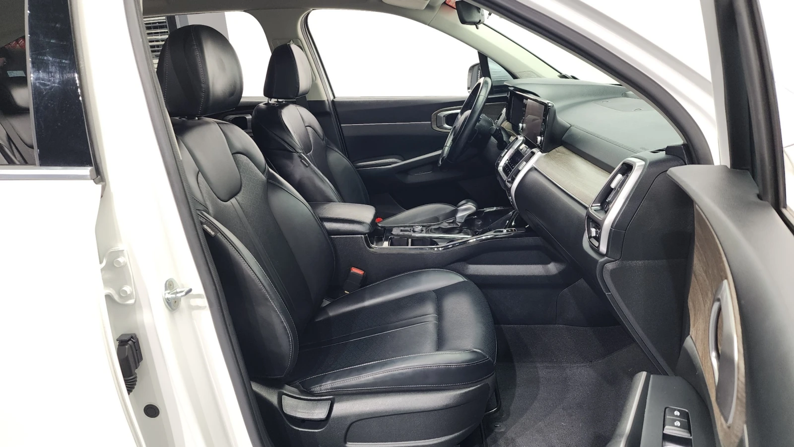 Kia Sorento 2.2 CRDi Trendy | LED | Навигация | Камера, снимка 12 - Автомобили и джипове - 55276424