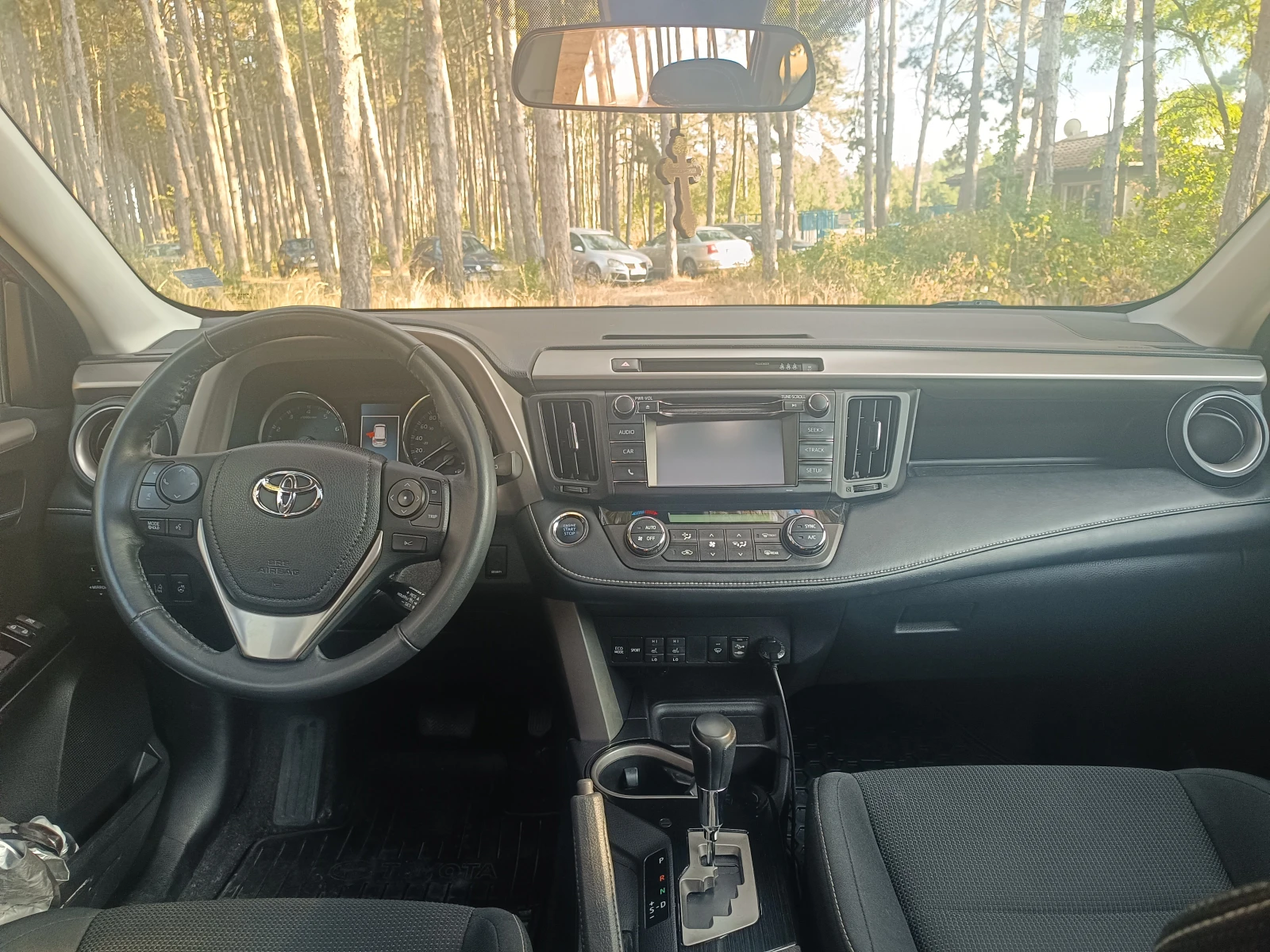 Toyota Rav4 XLE , снимка 10 - Автомобили и джипове - 55665752