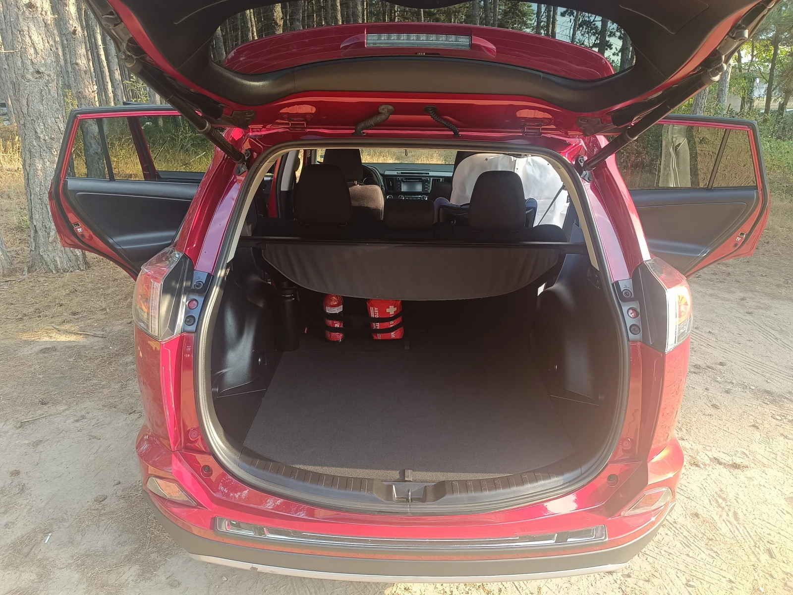 Toyota Rav4 XLE , снимка 15 - Автомобили и джипове - 55665752
