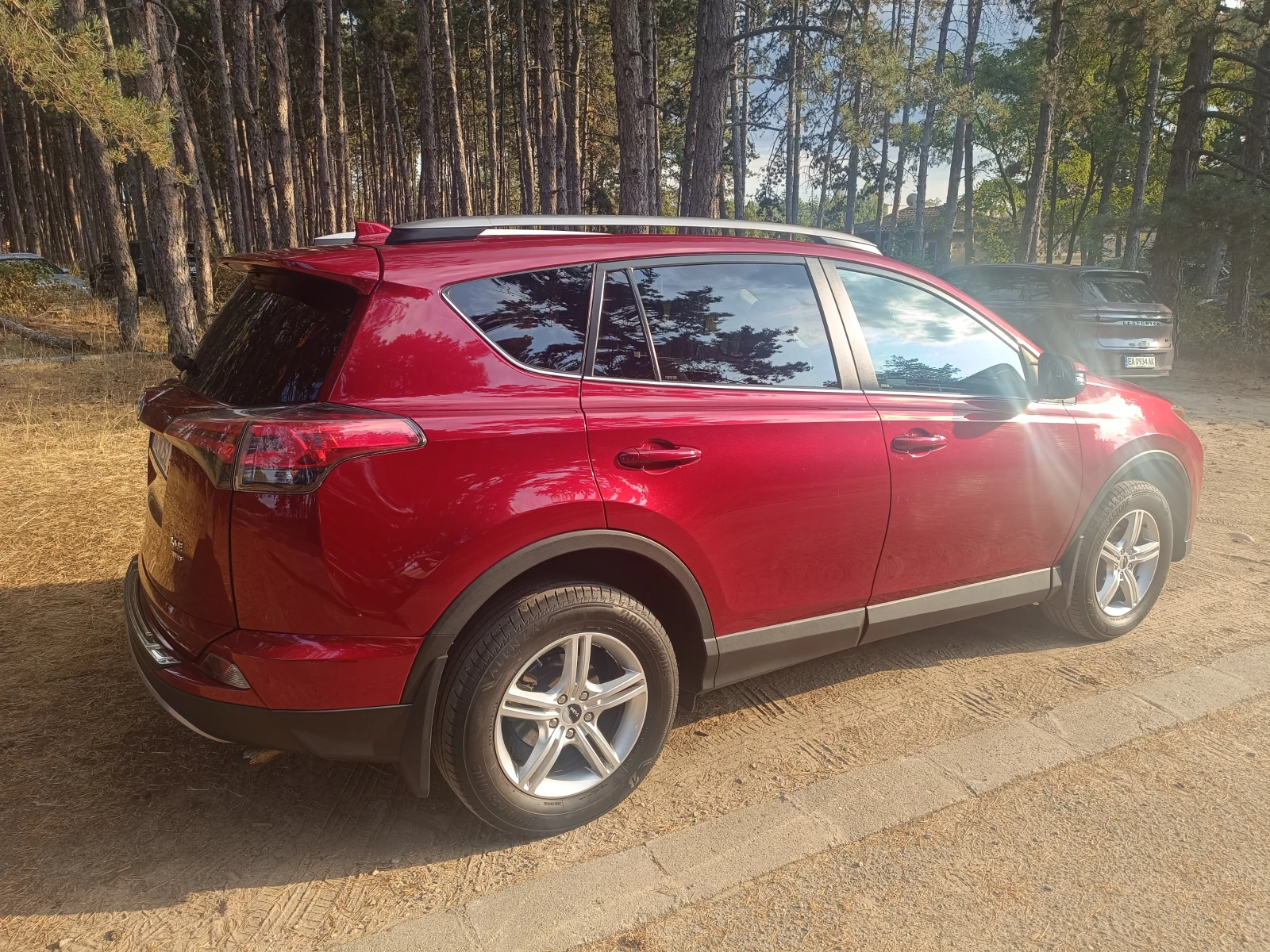 Toyota Rav4 XLE , снимка 3 - Автомобили и джипове - 55665752