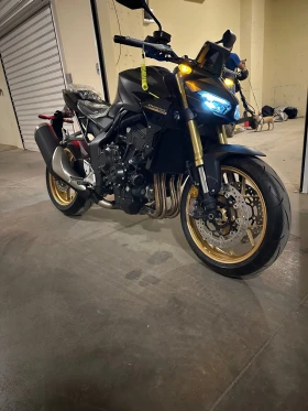 ������ Honda Hornet