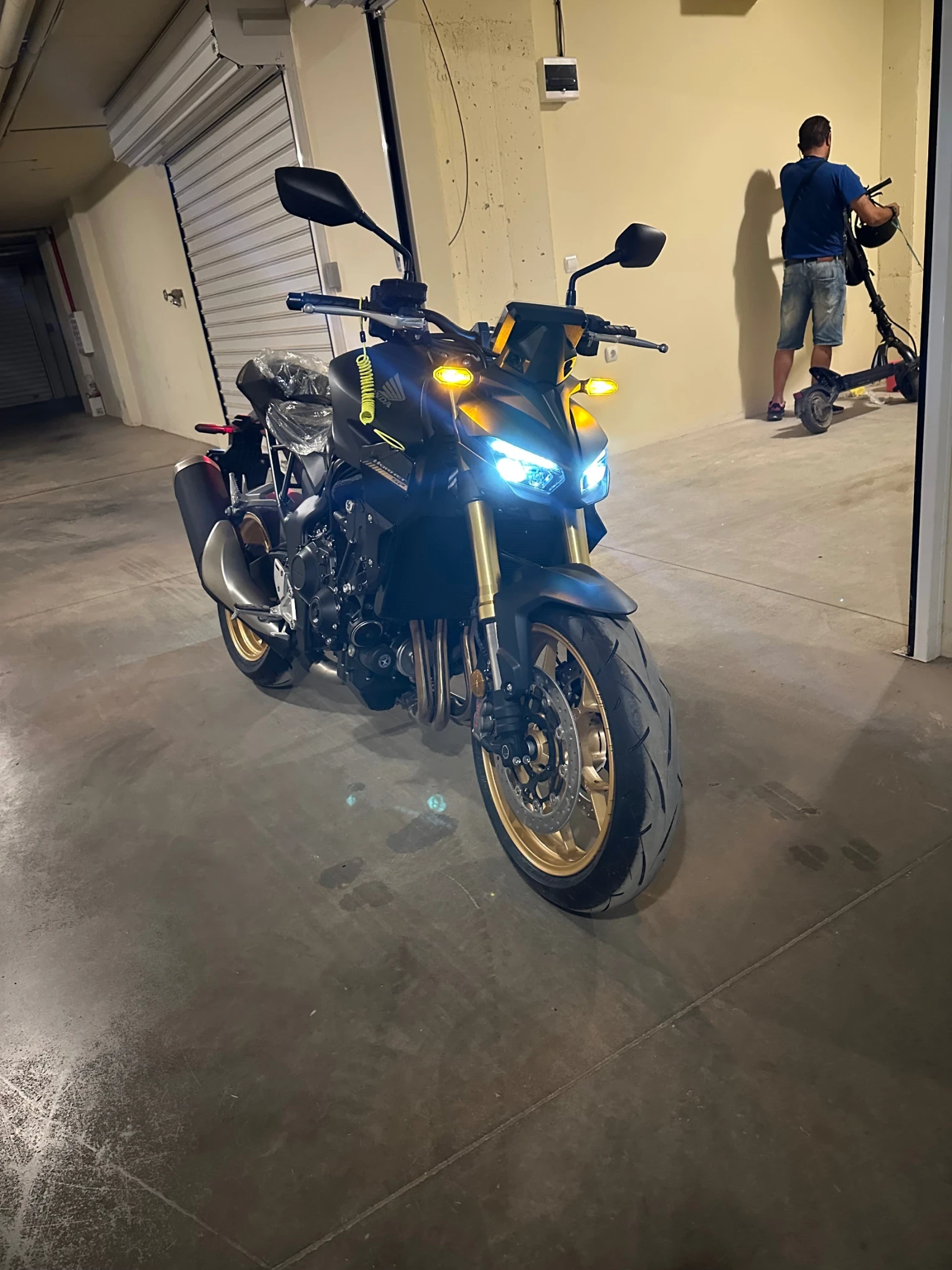 Honda Hornet, снимка 2 - Мотоциклети и мототехника - 56444358