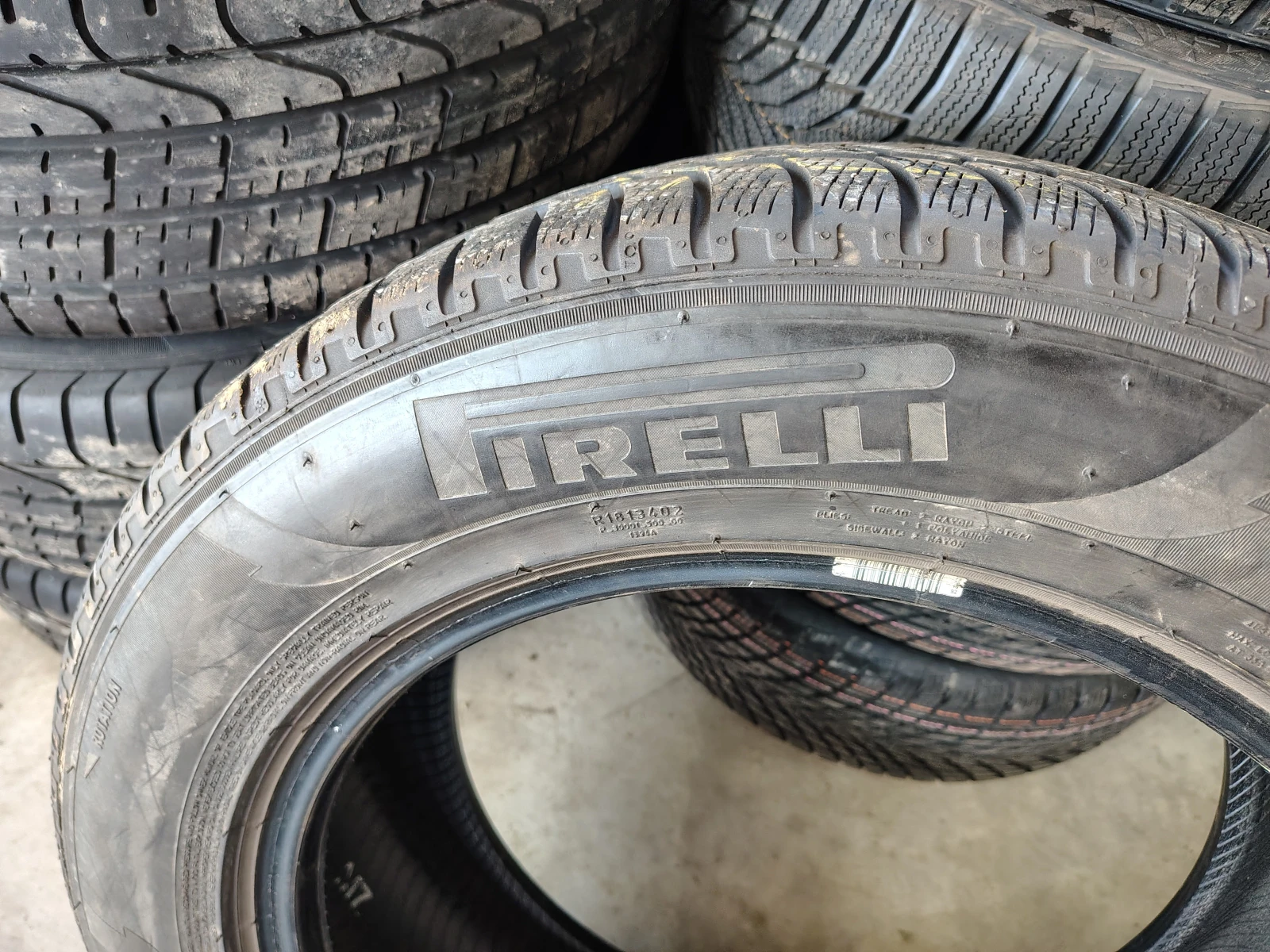 Гуми Зимни 235/60R18, снимка 3 - Гуми и джанти - 55844194