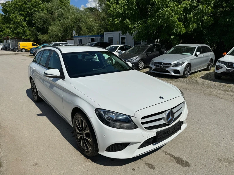 Mercedes-Benz C 220 4matic 194k.c. Facelift Топ състояние, снимка 2 - Автомобили и джипове - 39989232