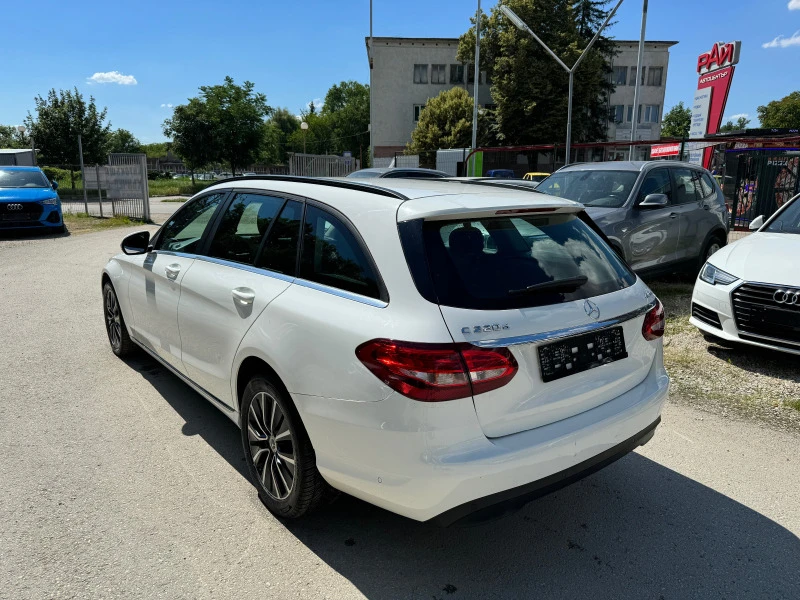 Mercedes-Benz C 220 4matic 194k.c. Facelift Топ състояние, снимка 4 - Автомобили и джипове - 39989232