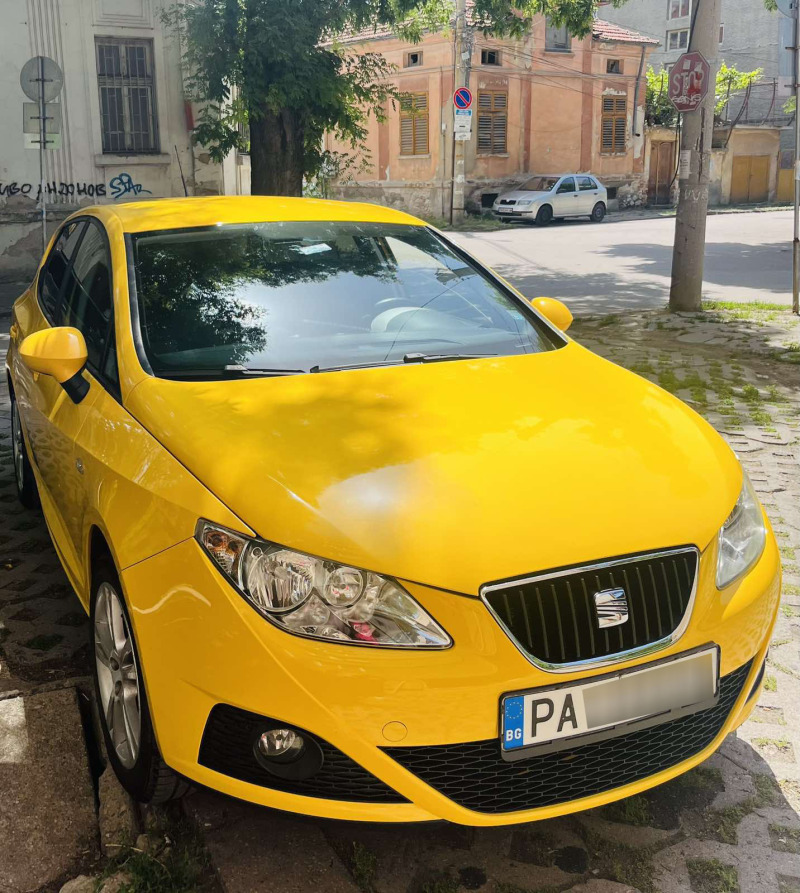 Seat Ibiza 1.6i 105кс - климатроник, снимка 1 - Автомобили и джипове - 46096339
