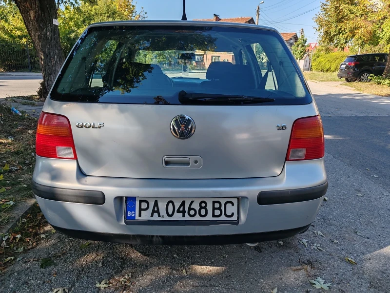 VW Golf 1.6, снимка 6 - Автомобили и джипове - 47397779