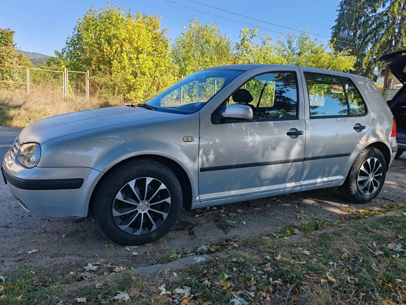 VW Golf 1.6, снимка 2 - Автомобили и джипове - 47397779