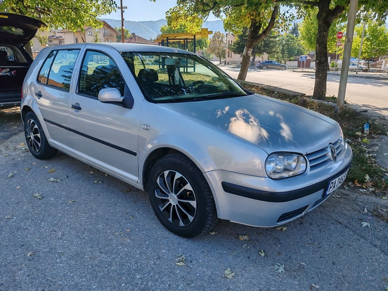 VW Golf 1.6, снимка 3 - Автомобили и джипове - 47397779