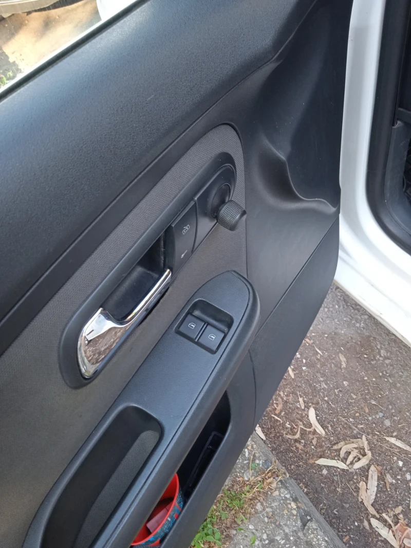 Seat Ibiza 1.9, снимка 8 - Автомобили и джипове - 52011586