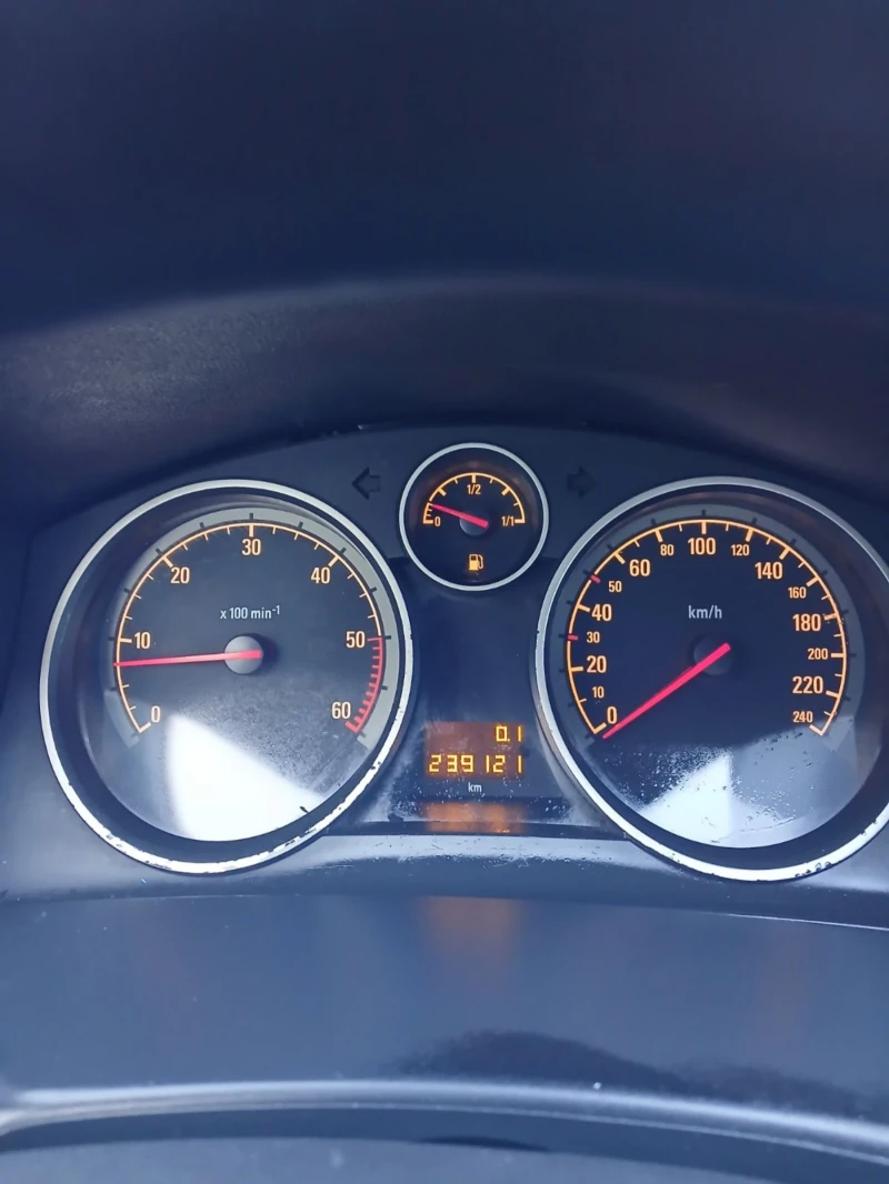 Opel Astra Топ състояние!!!1.3 CDTI Всички екстри , снимка 10 - Автомобили и джипове - 52647220