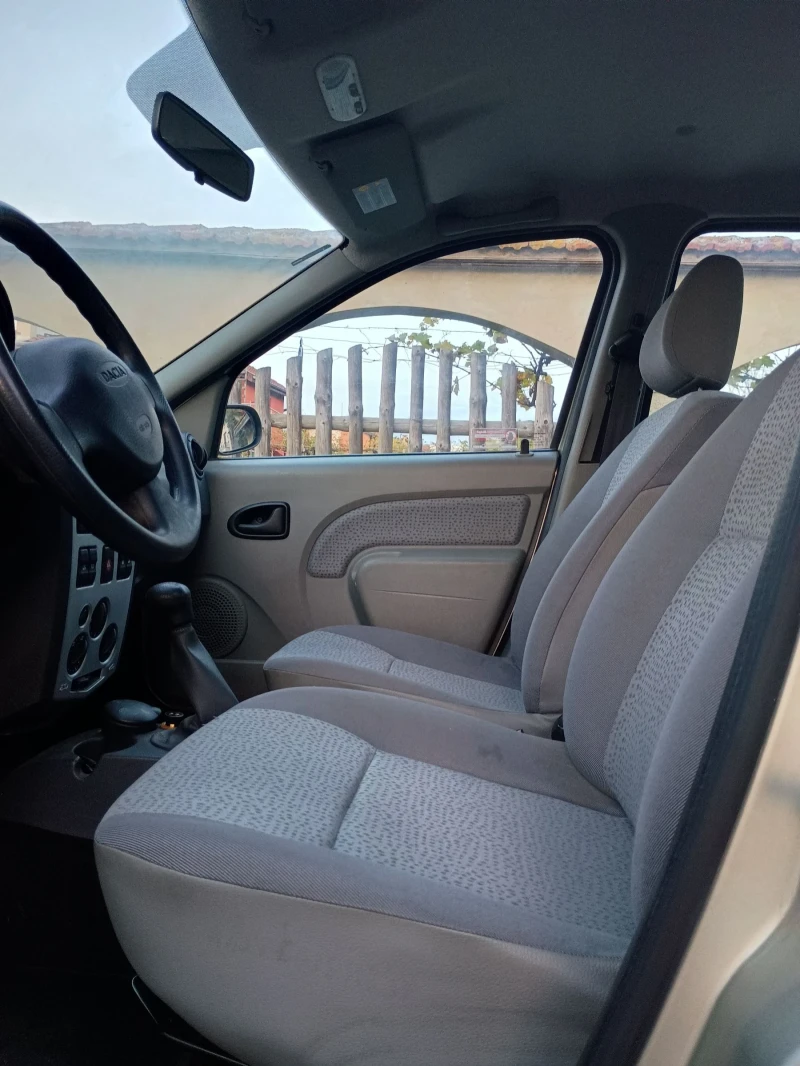 Dacia Logan, снимка 6 - Автомобили и джипове - 52880091