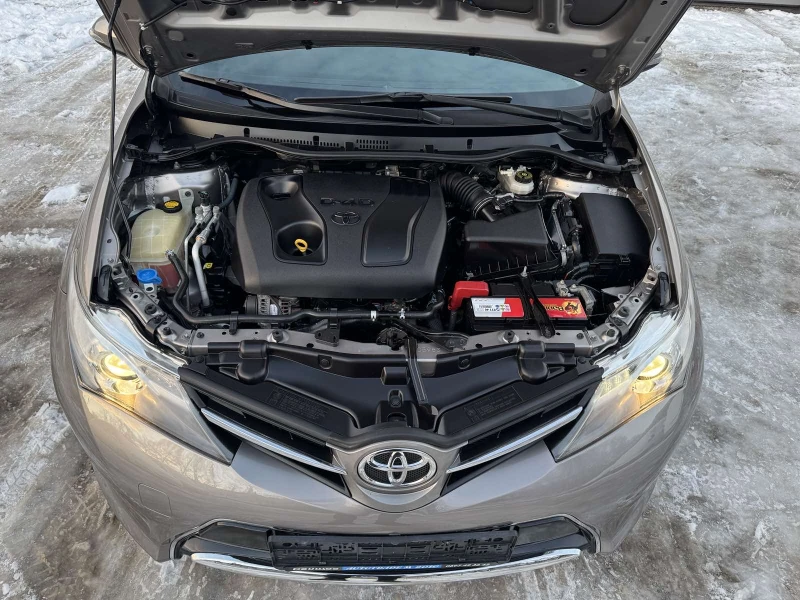 Toyota Auris 1.4D4D* PANORAMA* 95000km* LED, снимка 17 - Автомобили и джипове - 52907113