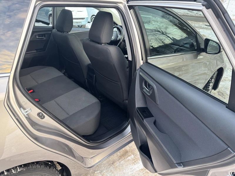 Toyota Auris 1.4D4D* PANORAMA* 95000km* LED, снимка 10 - Автомобили и джипове - 52907113
