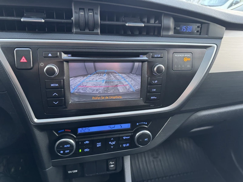 Toyota Auris 1.4D4D* PANORAMA* 95000km* LED, снимка 14 - Автомобили и джипове - 52907113