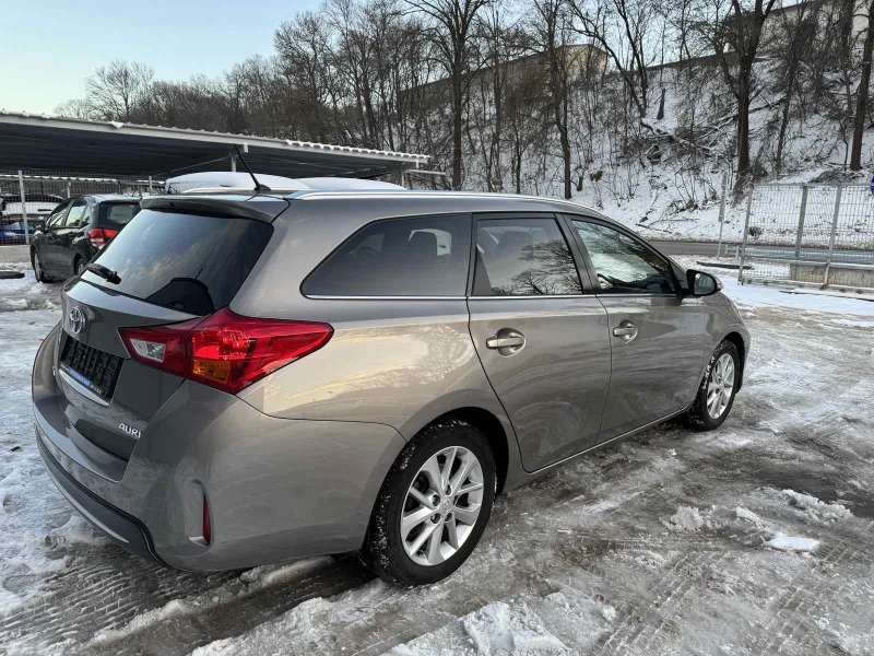 Toyota Auris 1.4D4D* PANORAMA* 95000km* LED, снимка 8 - Автомобили и джипове - 52907113