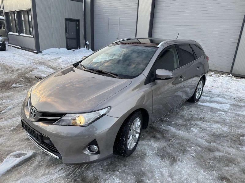 Toyota Auris 1.4D4D* PANORAMA* 95000km* LED, снимка 11 - Автомобили и джипове - 52907113