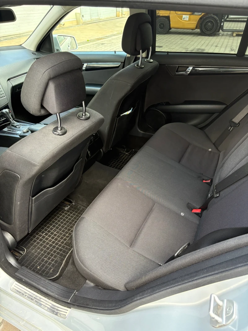Mercedes-Benz C 220, снимка 9 - Автомобили и джипове - 53225664