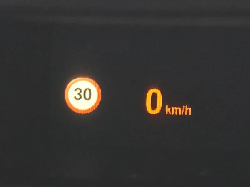 BMW 320, снимка 16 - Автомобили и джипове - 54833850