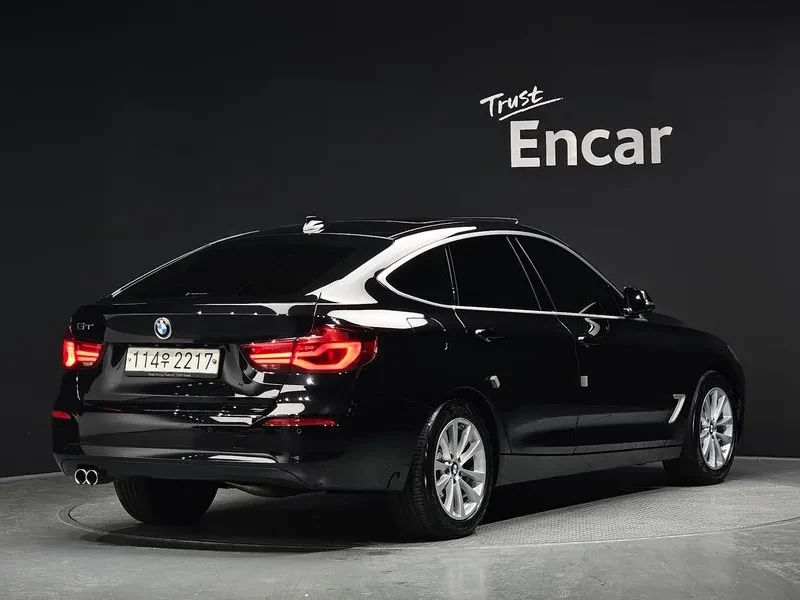BMW 320, снимка 2 - Автомобили и джипове - 54833850