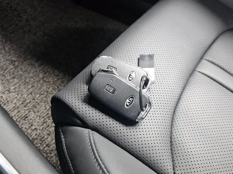Kia K5, снимка 14 - Автомобили и джипове - 56688151